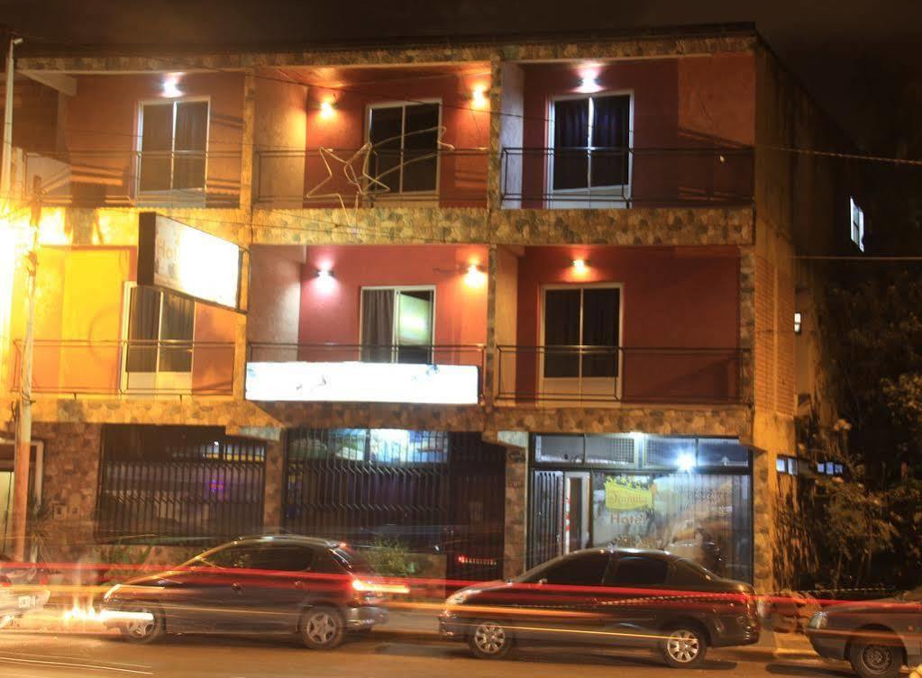 La Familia Hotel 푸에르토이과수 외부 사진